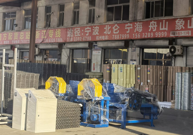 山東李經理訂購的中型水箱茄子视频成人APP發貨了，請注意收貨！
